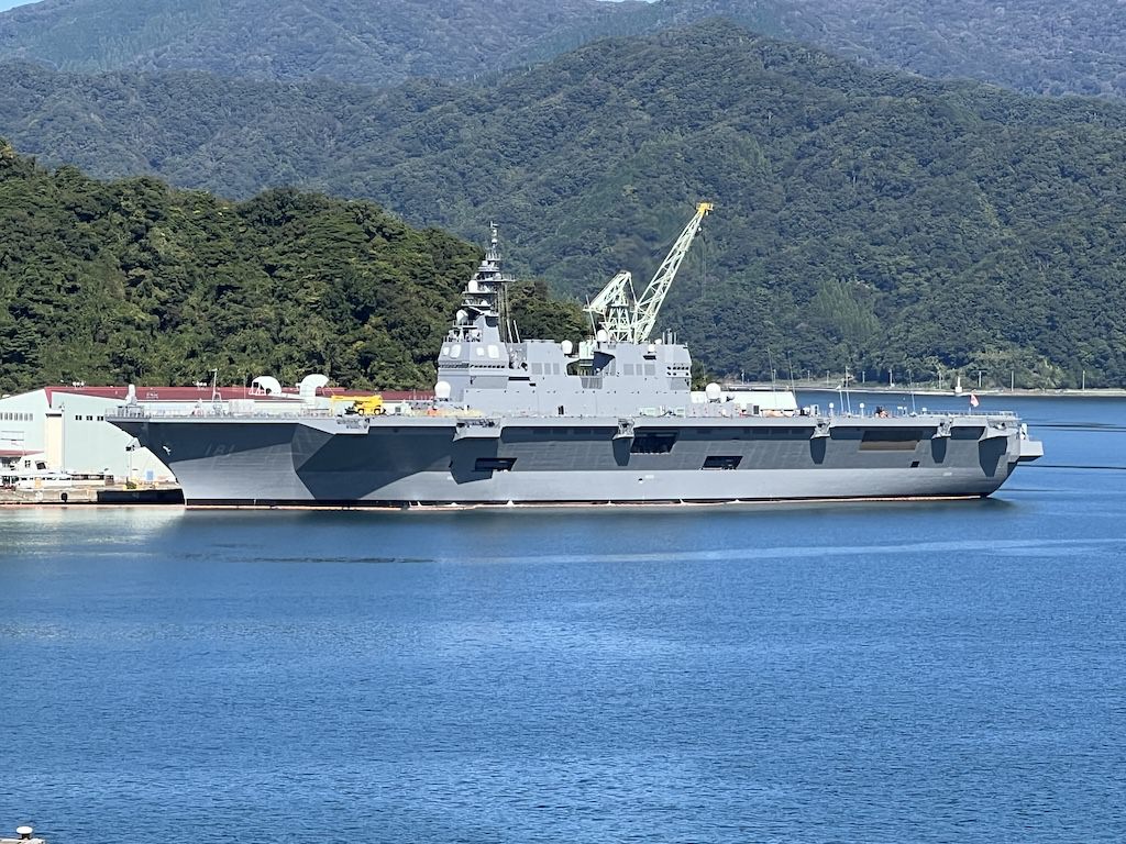 「海の見える絶景サウナ」から見える艦艇